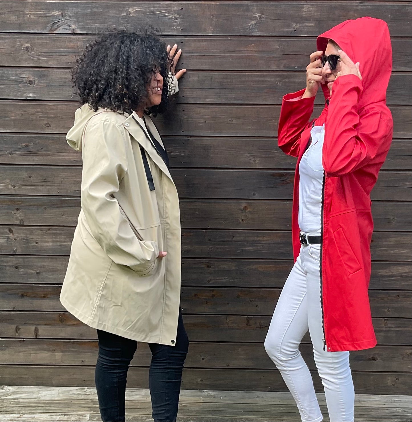 RAINCOAT Model JUVENE "ON PARLE DE VOUS" - Destockality